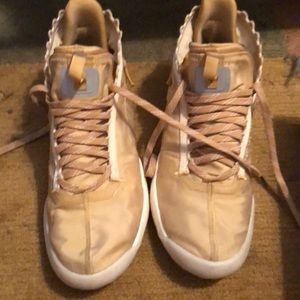 Jordan proto react size 11 and a half light creme